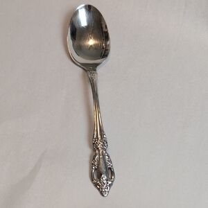 Classic Oneida Distinctions Deluxe Stainless Oval Soup Spoon